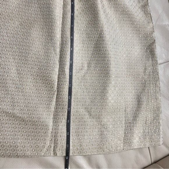 Caché Gold Metallic accent Skirt Size 2 - Picture 6 of 8